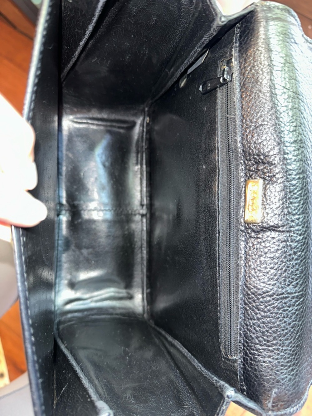 Vintage Bally Leather Bag • Croc Embossed Trim • Leather Lined • Made in Italy - Picture 10 of 16